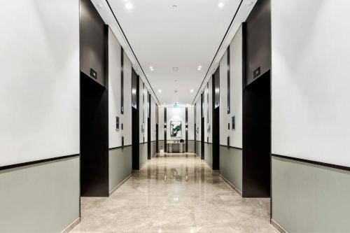 FIRST CLASS 2BR Luxurious Downtown Bliss, Dubai (foto 4)