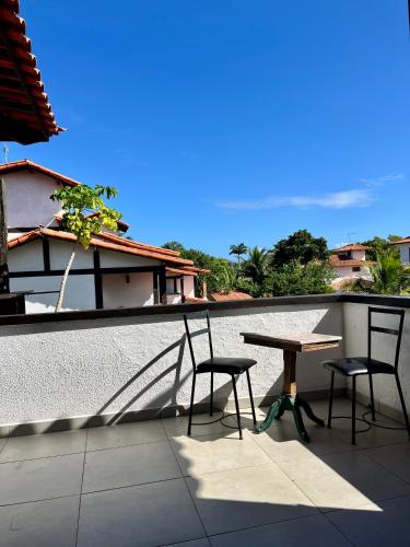 Suites em Condominio com Piscina 150 mt Manguinhos in 매그후인호스 비치