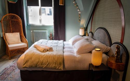 1 queen bed, 2 twin beds