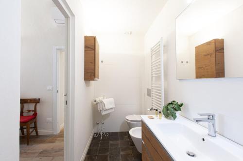 Apartments Florence- The Vintage Nook - image 10