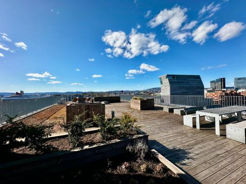 Central by Oslo S and Opera Balcony and Morning Sun, Oslo (photo 10)