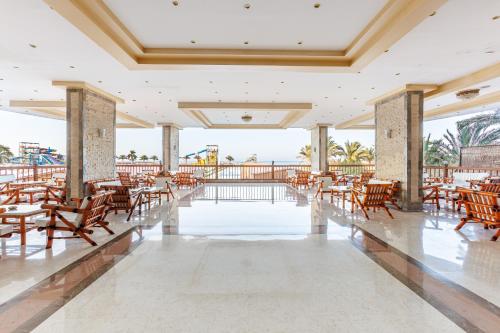 شرفة/ تراس, Sunrise Solara Aqua park Resort in الأحياء