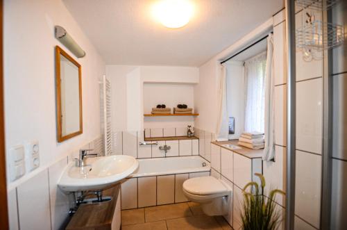 St Lukas Apartments - image 7