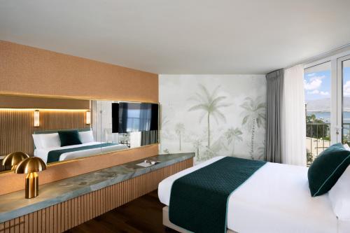 Deluxe Tower Room with Sea View image 3