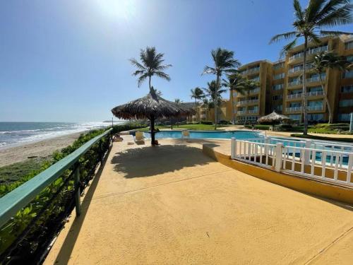 Beachfront Apartment - Terrazas de Cimarron, Margarita in Cimarrón