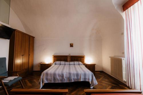 3 twin beds