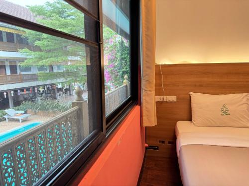 Collection O Khu Mueang near Tha Phae Gate formerly Lai Thai Guesthouse in Chiang Mai