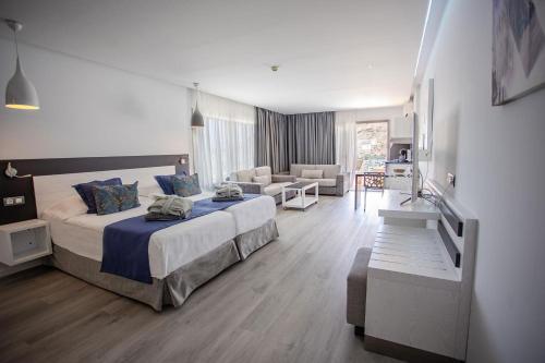 Servatur Casablanca Suites & Spa (Only Adults) - image 4