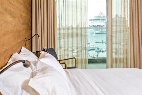 Azor Hotel - image 9