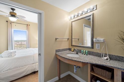 Splash Beach Resort #1503-E by Book That Condo - image 10