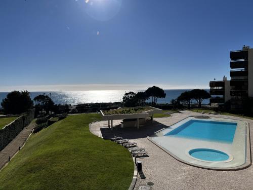 Cascais Atrium, luxury apartment with sea view and pool in Bairro do Rosario