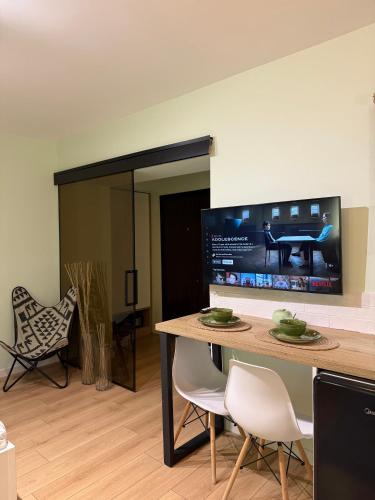 4SeasonsGea , Cozy Studio In Central Position , Tirana, Тирана