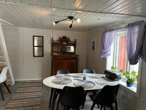 18th century cottage with private beach in Torso