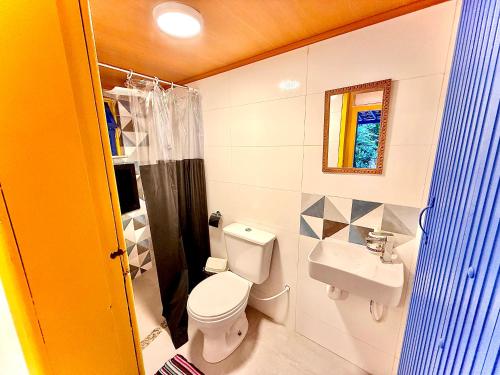 Quadruple Room image 9