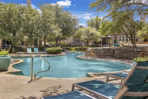 Your Private 1BR 1BA Apartment Relax & Recharge in Haltom