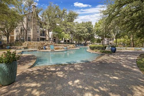 Your Private 1BR 1BA Apartment Relax & Recharge in Haltom