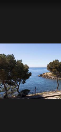 Strand, location studio lit King size in Sausset-Les-Pins