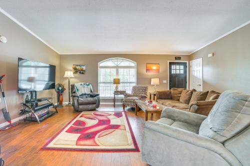 Presque Isle Harbor Home with Gas Grill and Bikes! - image 5