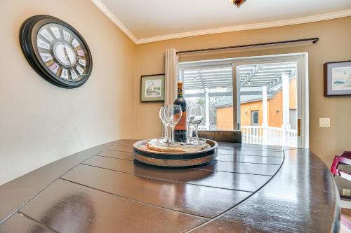 Presque Isle Harbor Home with Gas Grill and Bikes! - image 3