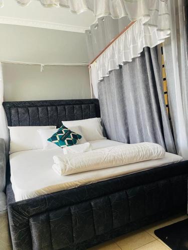 C&N Bnb - Studios Kisumu