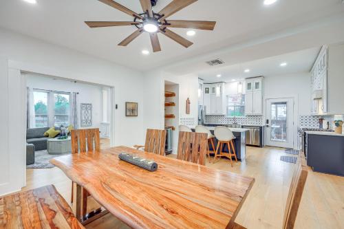 Near Zoo and Riverwalk Spacious Home with Heated Pool near สวนสาธารณะแบร็กเคนริดจ์