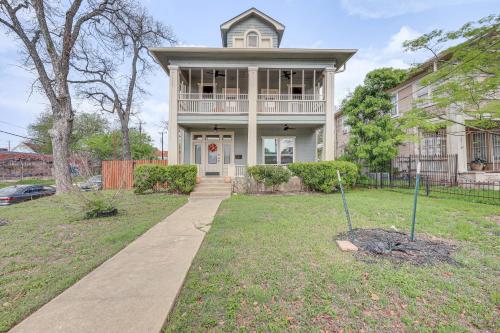 Near Zoo and Riverwalk Spacious Home with Heated Pool near สวนสาธารณะแบร็กเคนริดจ์