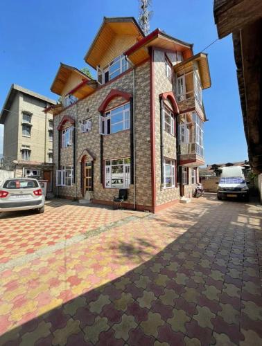 Shahdaar inn Shahdaar inn