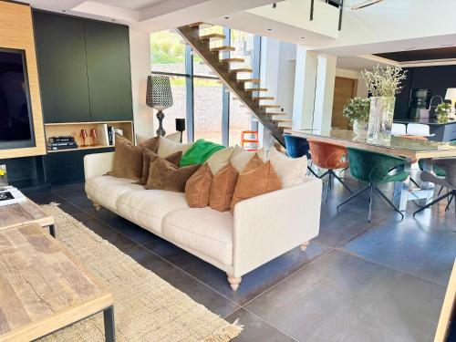 Villa with pool, petanque, large green space, Roquefort-les-Pins (photo 8)