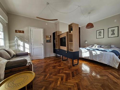 One-Bedroom Apartment image 10
