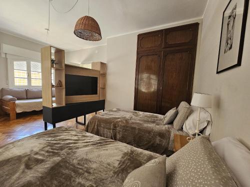 One-Bedroom Apartment image 3