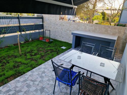 Erkély/terasz, Apartman Pranić Mostar (Apartman Pranic Mostar) in Blagaj