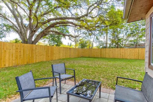 Happy Palette Home Close to downtown Fenced yard