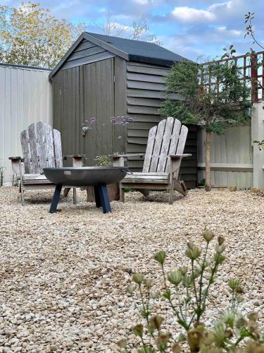 花園, Highend Cotswold Barn near Soho Farmhouse & Daylesford in 鄧斯圖