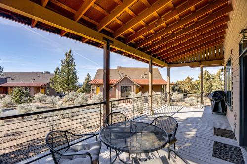 Mountain-View Cabin Near Trails in Powell Butte! in Powell Butte