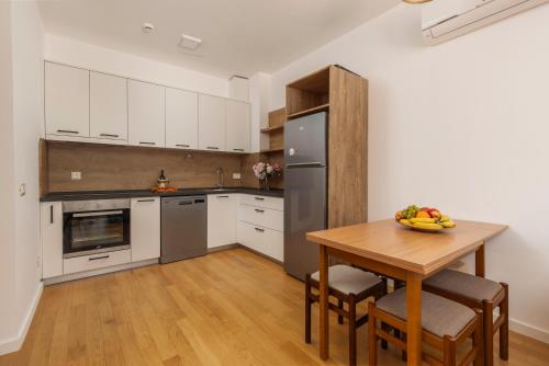One-Bedroom Apartment image 8