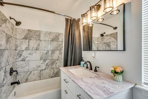 Townhome 1 Mi to Colt Park and Industrial District!