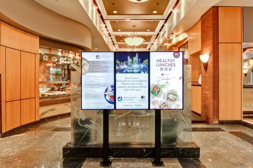 DoubleTree by Hilton Toronto Downtown, Торонто (фото 2)