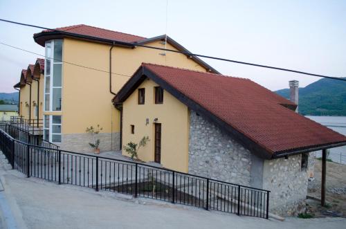 Mai Danube - image 5