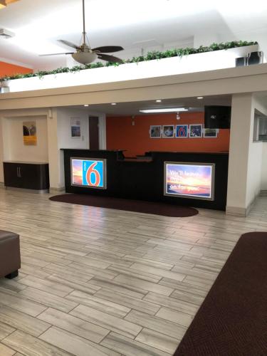 Motel 6 Daytona Beach, FL - Speedway