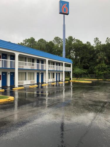 Motel 6 Daytona Beach, FL - Speedway