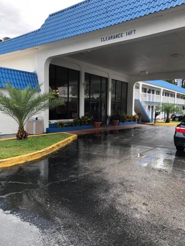 Motel 6 Daytona Beach, FL - Speedway