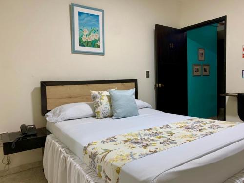 Double Room image 3