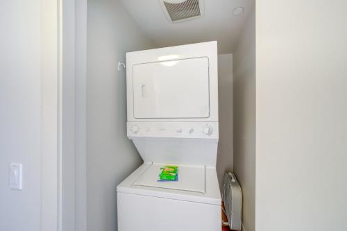 Walk to Lake Chelan Top-Level Waterfront Condo