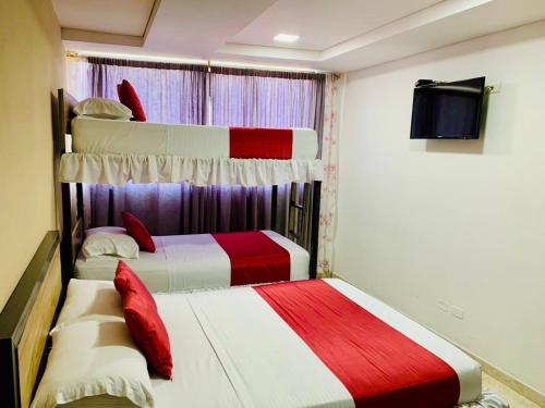 Classic Quadruple Room image 1