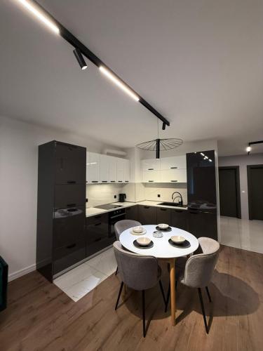 Luxury 2BR Apartment - FREE Garage - Walk to Vitosha - 2 Bathrooms - New Building, Sofia (Foto 8)