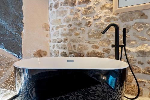 Létesítmények, Lo Raconet d'Arnes in Arnes