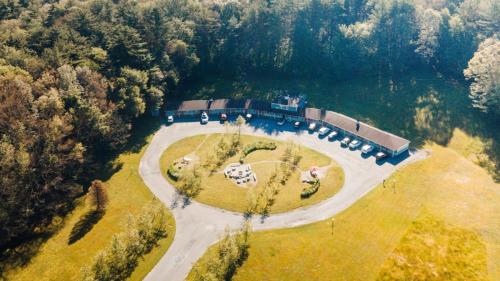 The Briarcliff Motel - image 11