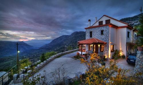  Nefeles, Pension in Arachova bei Dhesfína