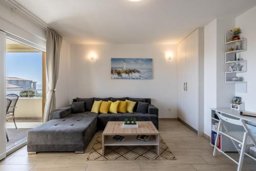 Apart sa Terasom 250m od Plaze,Parking,Wi Fi,Rostilj