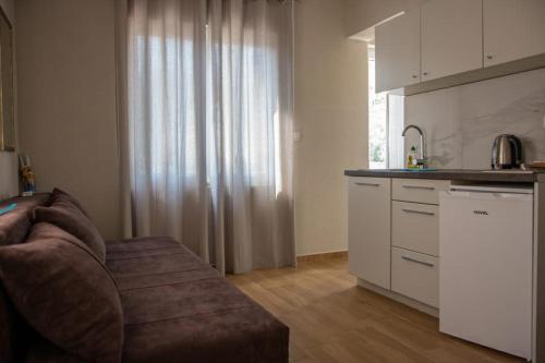 Isabella apartmani u blizini Roštilja (Isabella apartmani u blizini Rostilja) in Zagrade